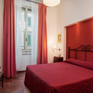 camera-matrimoniale-letto-in-ferro